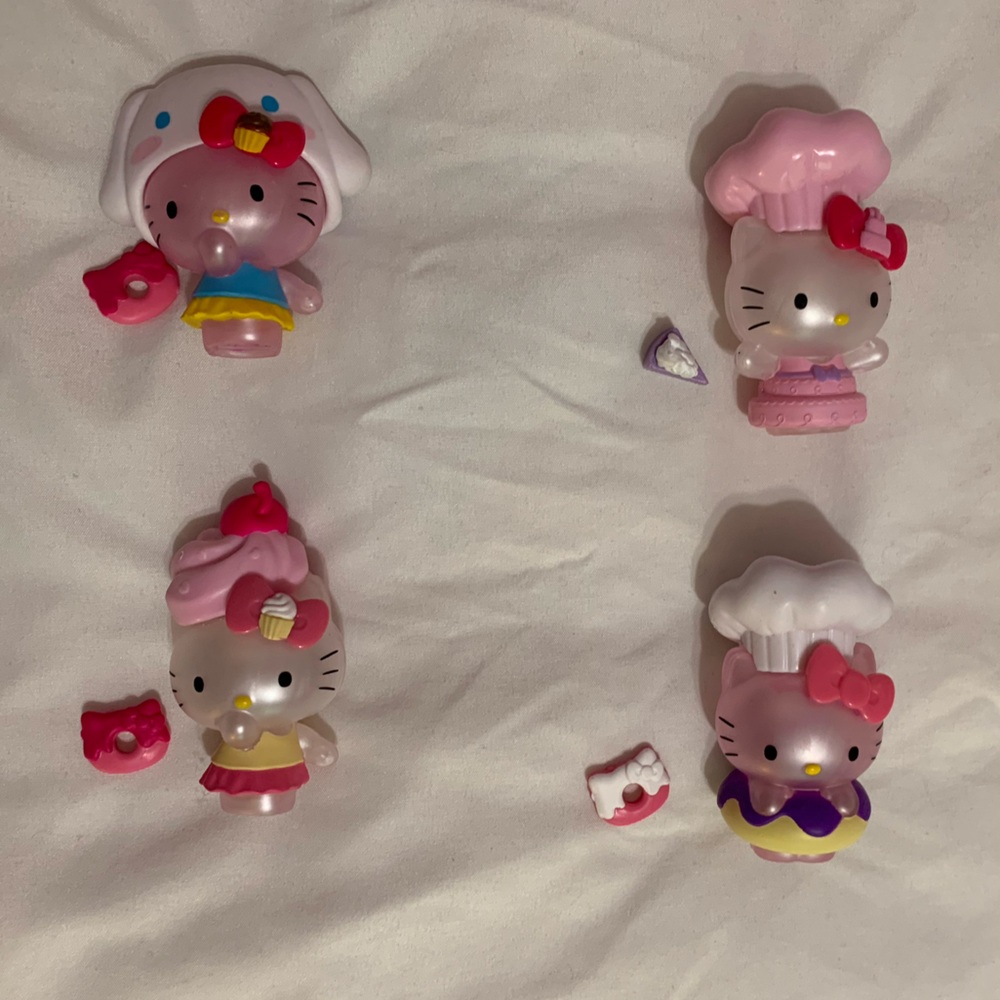 HELLO KITTY COLLECTABLES
